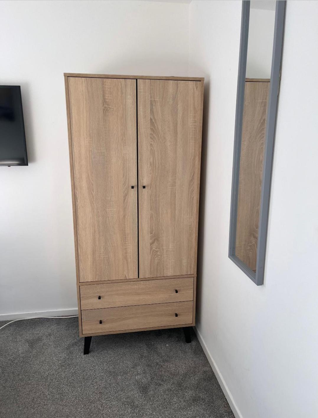 Newly Refurbished Beautiful Location 1 Bedroom Residential House Крамлингтън Екстериор снимка